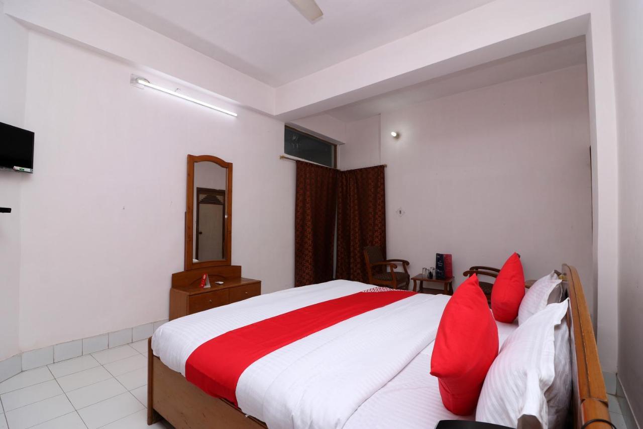 Oyo 16112 Hotel Uruvela International Bodh Gaya Exterior foto