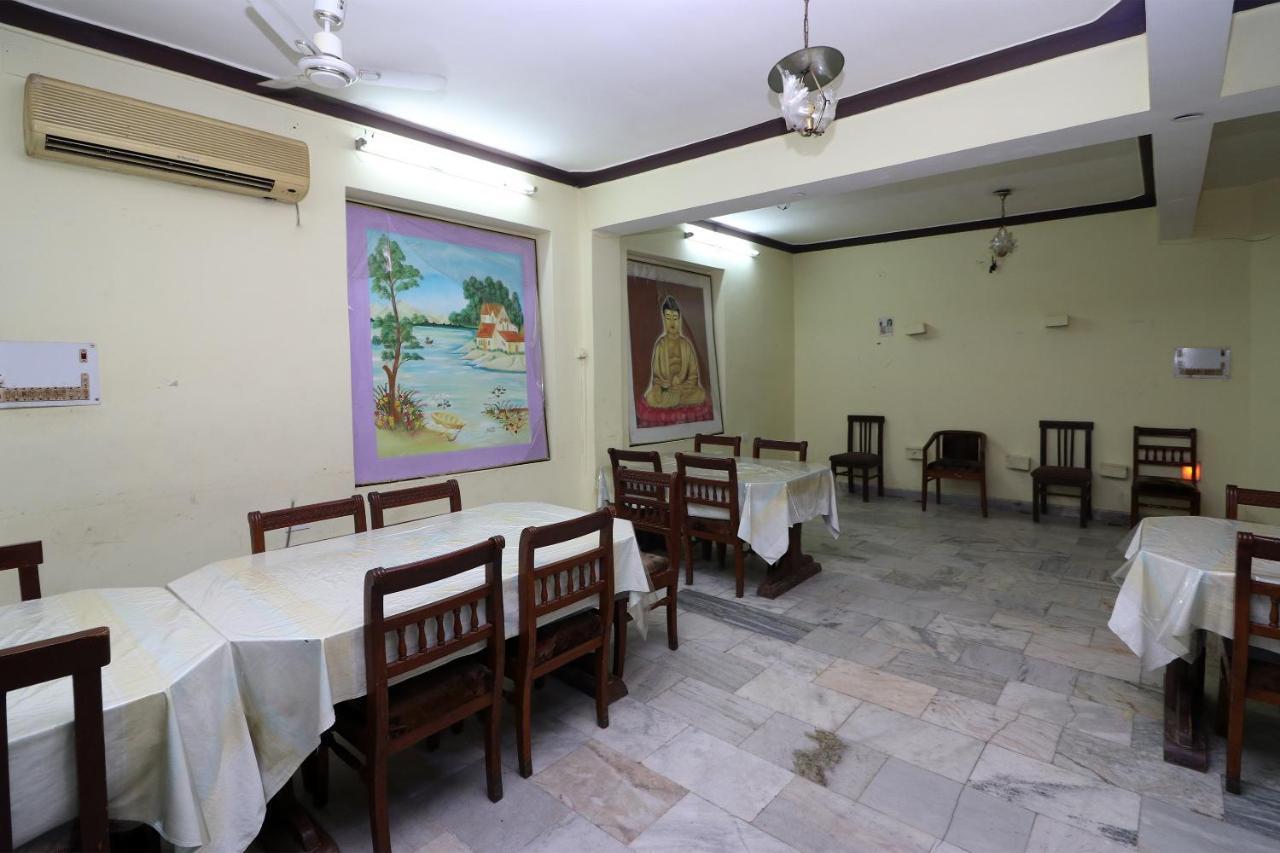 Oyo 16112 Hotel Uruvela International Bodh Gaya Exterior foto