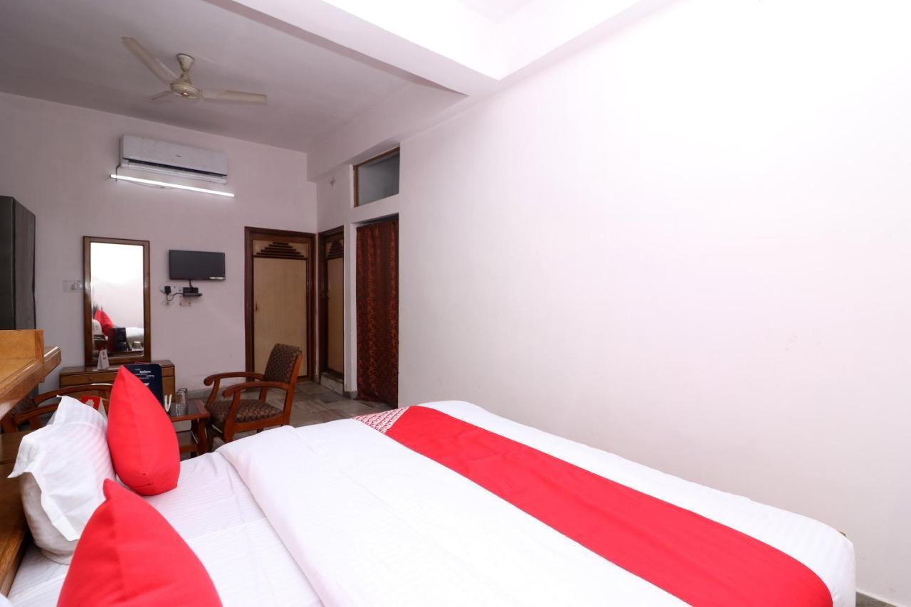 Oyo 16112 Hotel Uruvela International Bodh Gaya Exterior foto