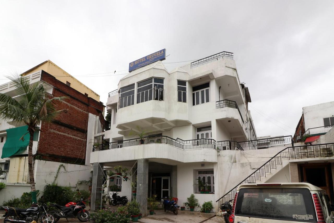 Oyo 16112 Hotel Uruvela International Bodh Gaya Exterior foto
